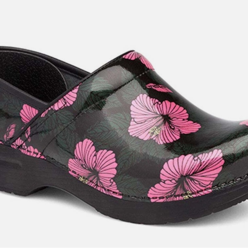 Size 39 Dansko Professional Hibiscus. Excellent like new condition.